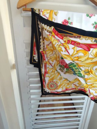 Foulard donna fantasia floreale e barocco