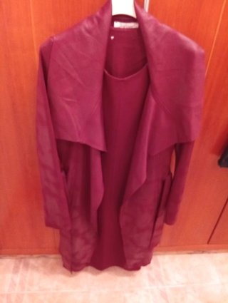 Conjunto chaqueta y vestido efecto piel