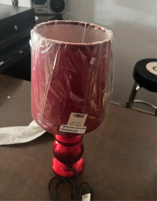 Lámpara de mesa roja