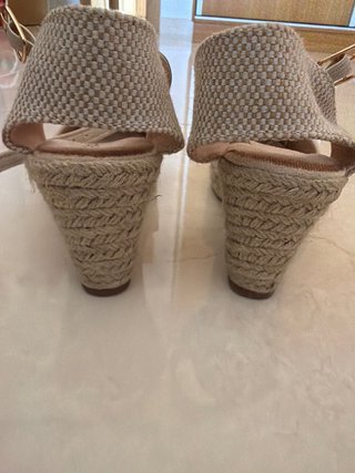 Sandalias cuña Andarina beige