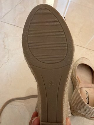 Sandalias cuña Andarina beige