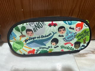 Estuche escolar con diseño ecológico