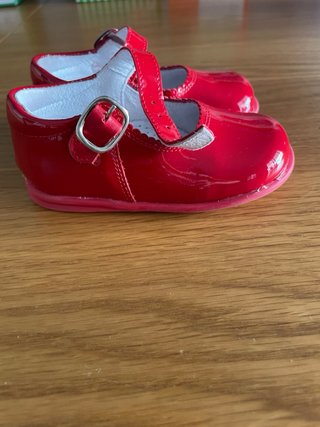 Zapatos charol niña rojos T.20