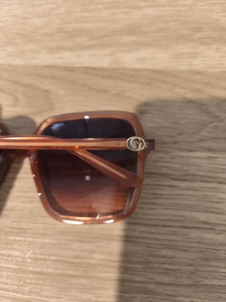 Gafas de sol Guess marrones