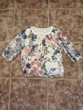 Blusa floral manga larga
