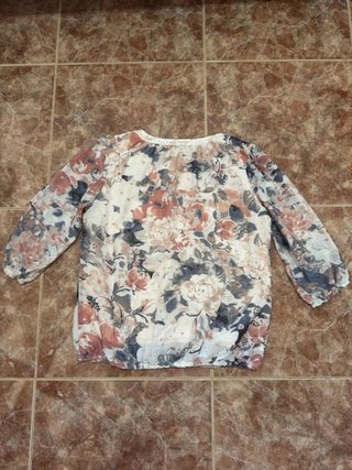 Blusa floral manga larga