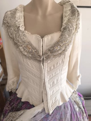 Traje de Fallera Blanco y Morado