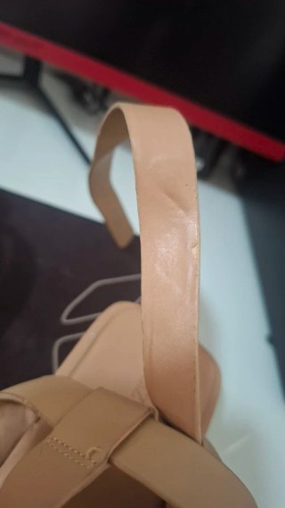 Sandalias Zara Beige y Doradas