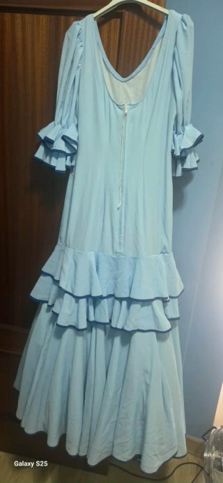 Traje de flamenca azul celeste T. 42