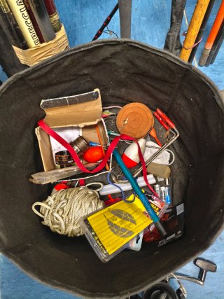 Lote material pesca: cañas, carretes y accesorios
