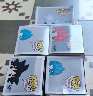 Lote 5 funko caja dañadas dragon ball NOBAJO