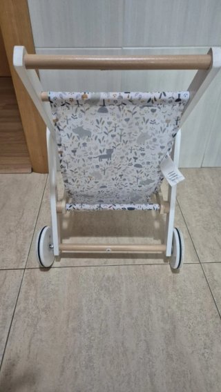 Silla de paseo para muñecas de madera