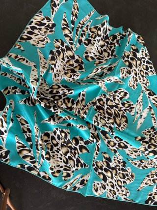 Foulard in seta nuovo Falconeri