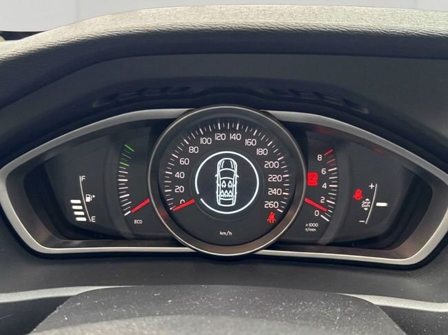 Volvo S40 2019, foto 13