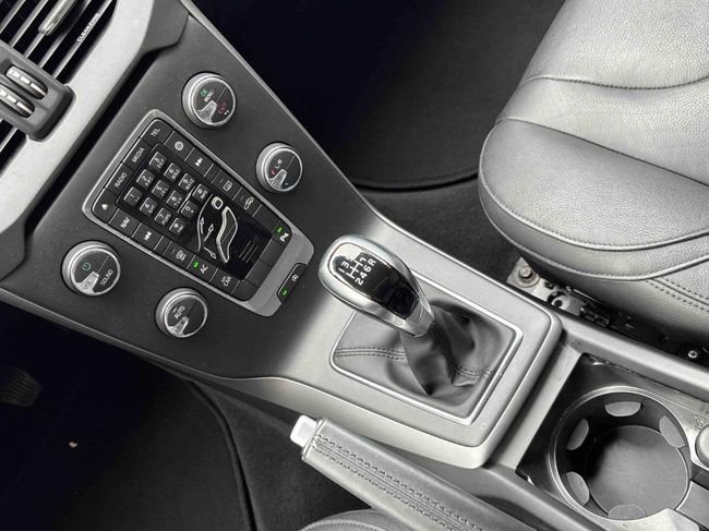 Volvo S40 2019, foto 16