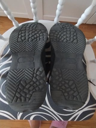 Zapatos de seguridad TUVIDENT negros y grises
