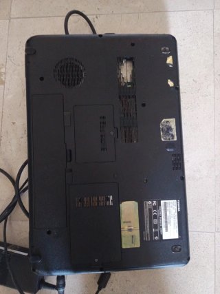 Portátil Toshiba Satellite Plata y Negro