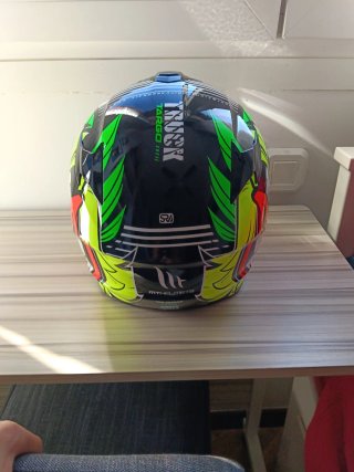 Casco de moto MT Helmets. Talla M