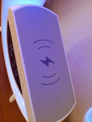 Altavoz Carga Inalámbrica LED BT-3401