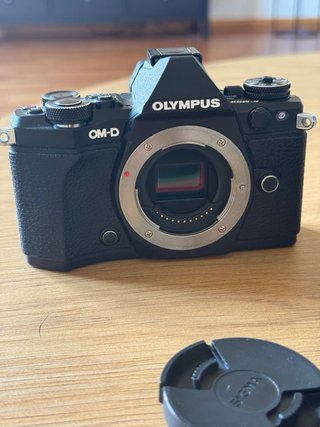 Olympus OM-D E-M5 Mark II + Sigma 60mm f2.8