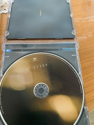CD Adele 30 como nuevo