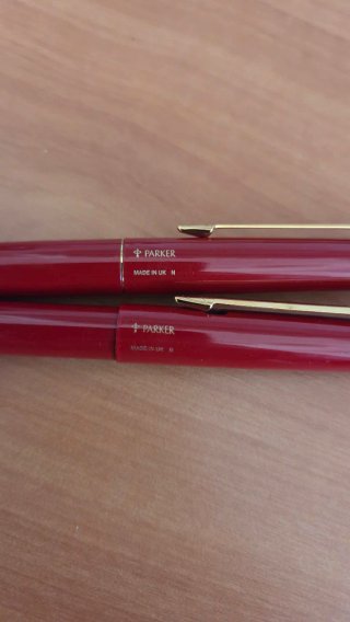 Bolígrafos Parker rojo