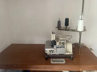 Máquina Overlock Brother
