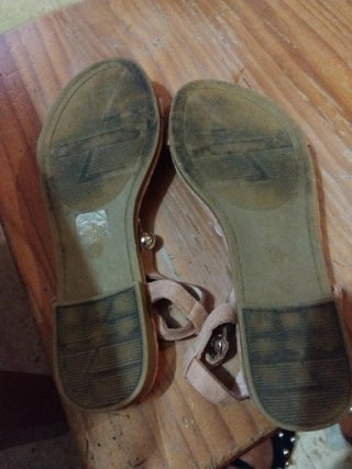 Sandalias planas con bolas plateadas T.38
