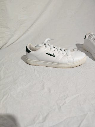Scarpe Diadora bianche e verdi