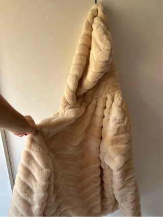 Chaqueta de pelo beige mujer