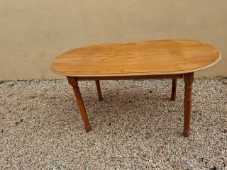 Mesa ovalada de madera y cristal no se envía