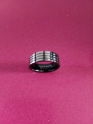 Anillo Viceroy Negro y Plateado