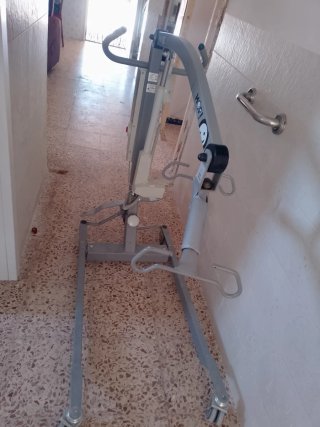 Grúa personas movilidad reducida.