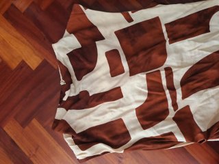Vestido estampado drapeado beige y marrón