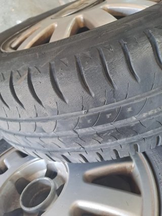 Neumáticos + llantas Audi (4 unidades)