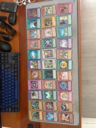 Cartas YuGiOh!: lote de 33 cartas 1st edition