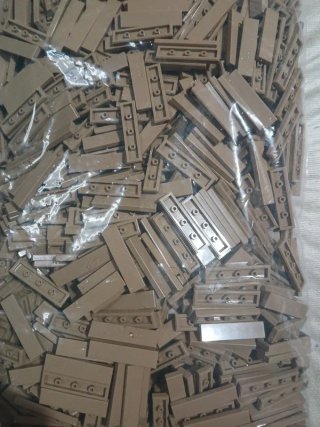 Lego 1x4 Castanho Escuro - 50 Peças