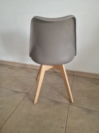 Mesa de comedor y sillas