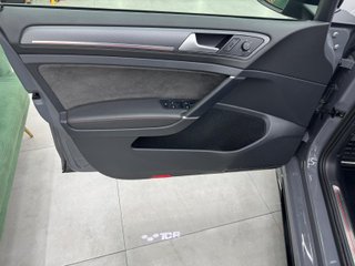 Volkswagen Golf GTI TCR 2.0 TSI 213kW(290CV) DSG