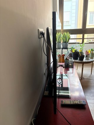 Televisor LG Negro 112cm x68 cm