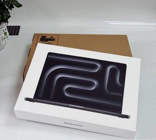 MacBook Pro M5 Max 16 128GB 2TB Nanotexture