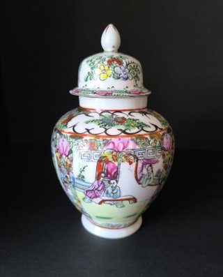 Pote com Tampa 21cm Porcelana