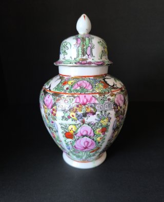Pote com Tampa 21cm Porcelana