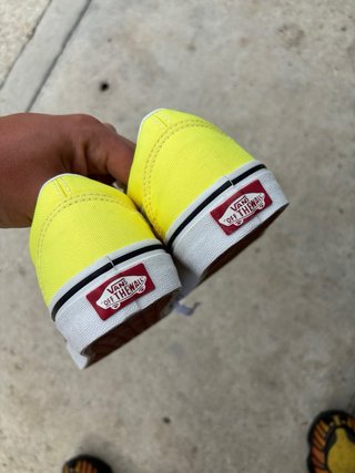 Vans amarillas talla 36.5