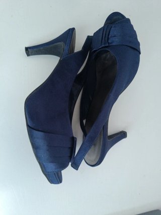 Zapatos de tacón azul marino talla 38