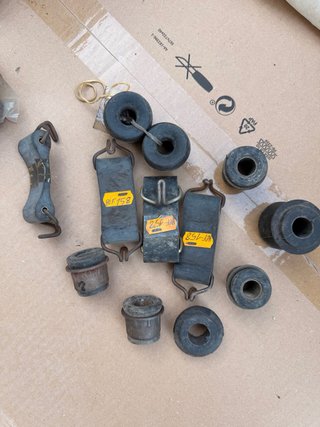Kit Silentblocks y Tirantes Escape Seat 124