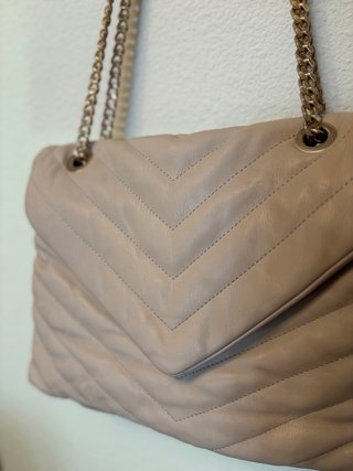 Bolso Parfois acolchado beige