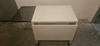 Mesa escritorio infantil crema y negra