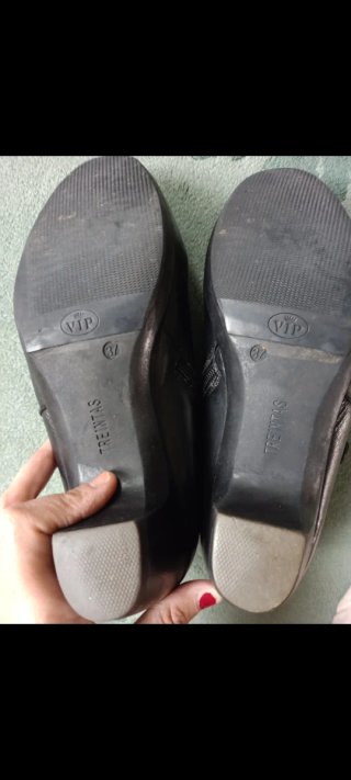 Botines de piel negros marca Treinta
