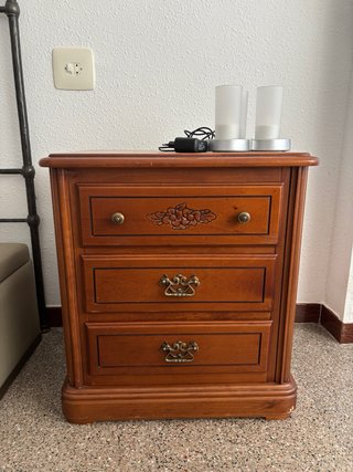 Mueble tocador de madera con espejo + 2 mesitas